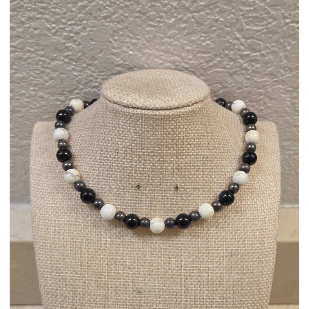 Vintage Sterling‎ Silver, White Buffalo, & Black Onyx Choker Necklace 12.5